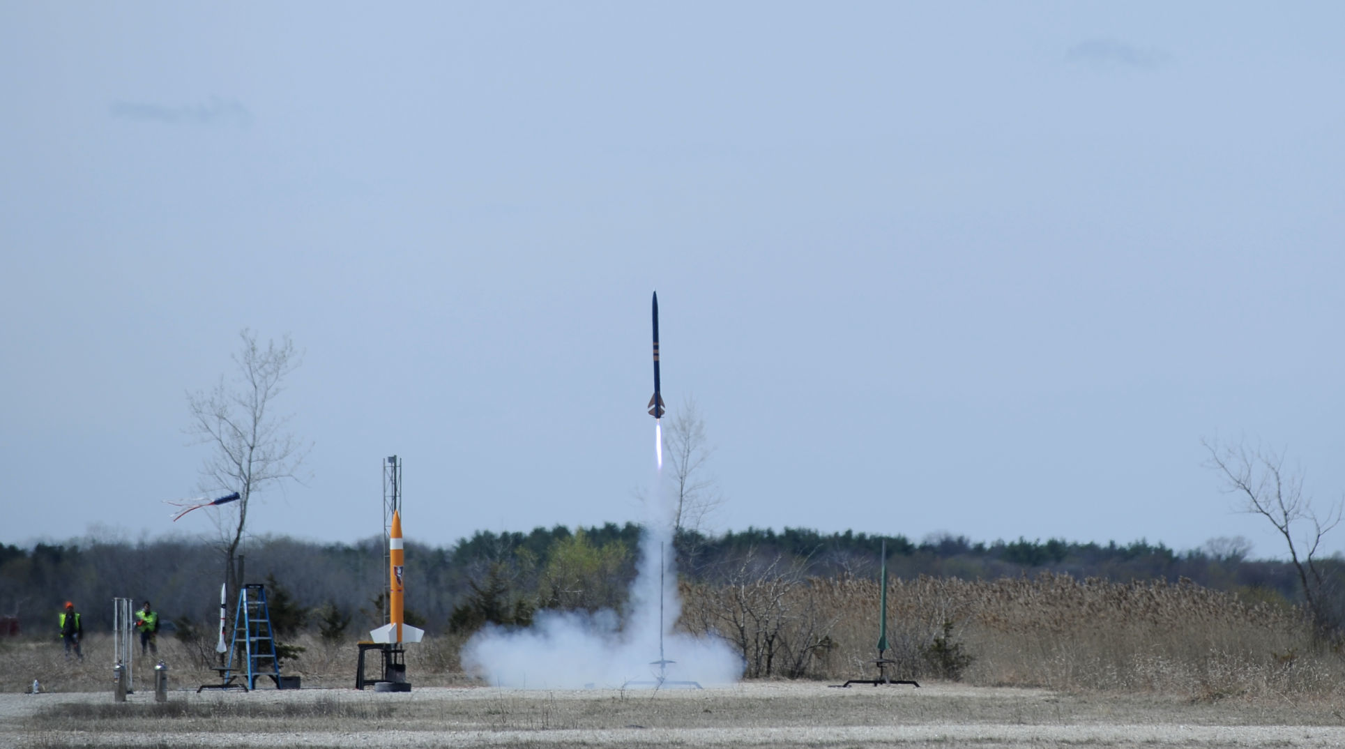 ROCKETS AT BONG